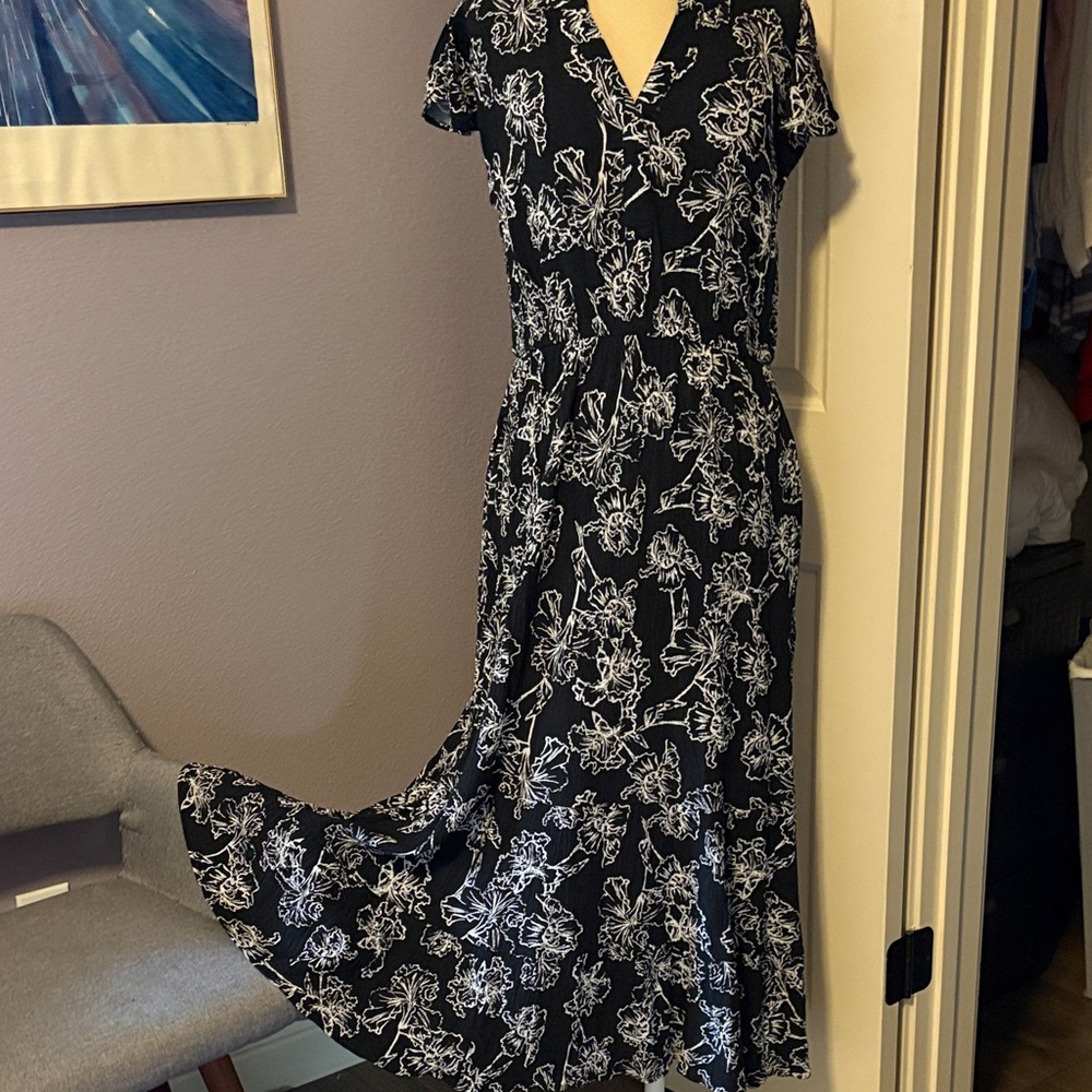 Style & Co. Maxi Black & White Floral V-Neck Dress